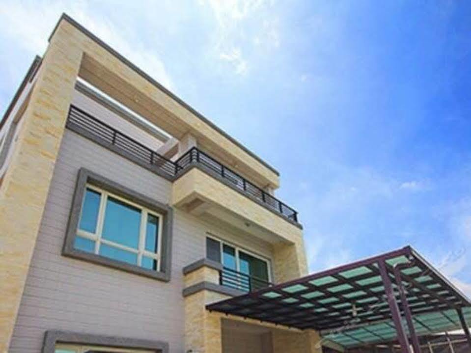 11 House Acomodação com café da manhã Erlin Exterior foto
